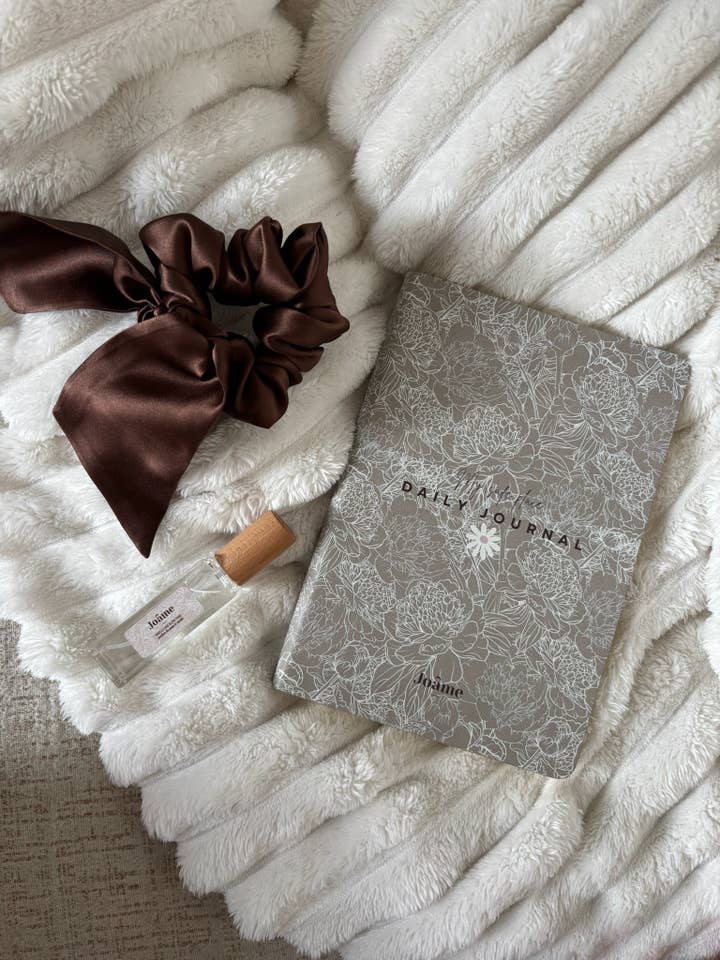 Silk knot scrunchie ME TIME for wholesale by Joâme Paris