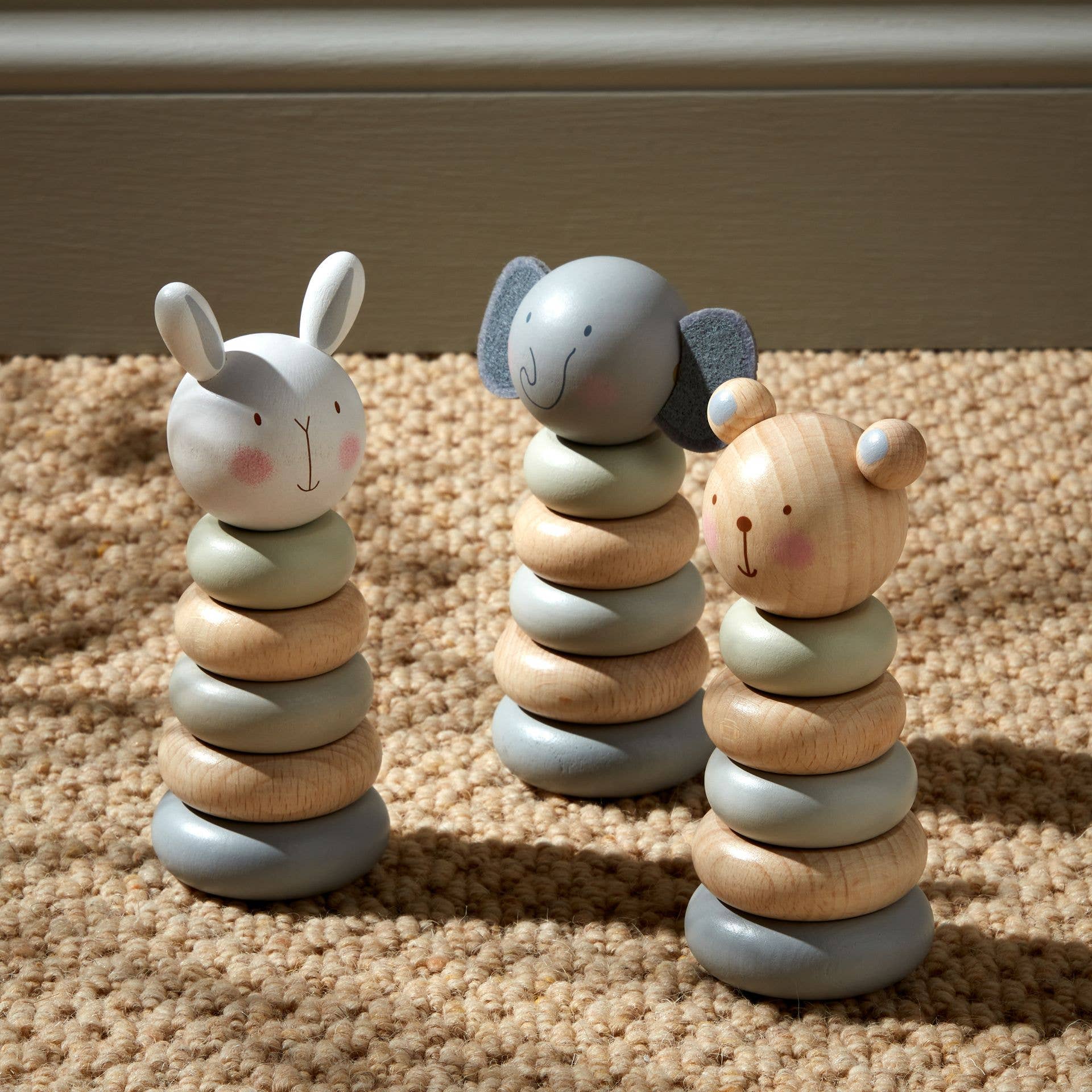 WIDDOP and Co. – wholesale Inlärningskort - Barn och baby – ASTD MULTI 9 Bambino stapelleksak i trädjur - 3 designvarianter6