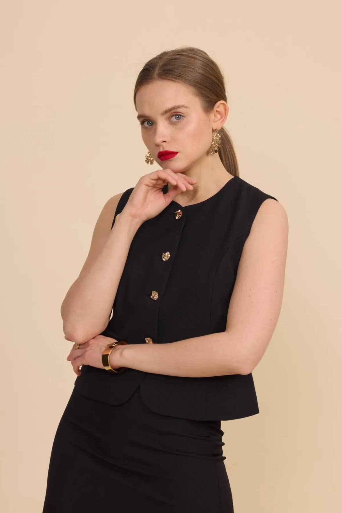 Frime - Wholesale Suit Vest - Women's - Sleeveless vest with golden buttons - 311524