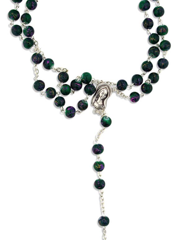 Gröna rosenkranspärlor med Madonna, Child Center & Crucifix för wholesale av Village Gift Importers