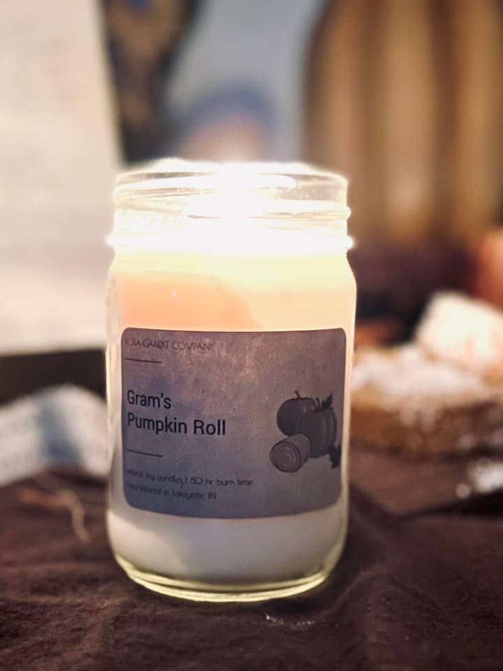 Gram's Pumpkin Roll pour la vente par Flora Candle Company