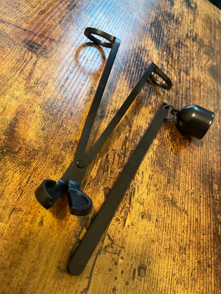 Kit d'entretien des bougies pour la vente par Moods By Monet