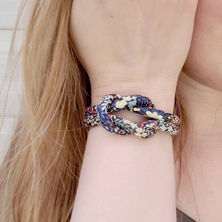 Bunny Bosworth - Wholesale Woven/Braided Bracelet - Reef Knot Bracelet - Meadow Flowers