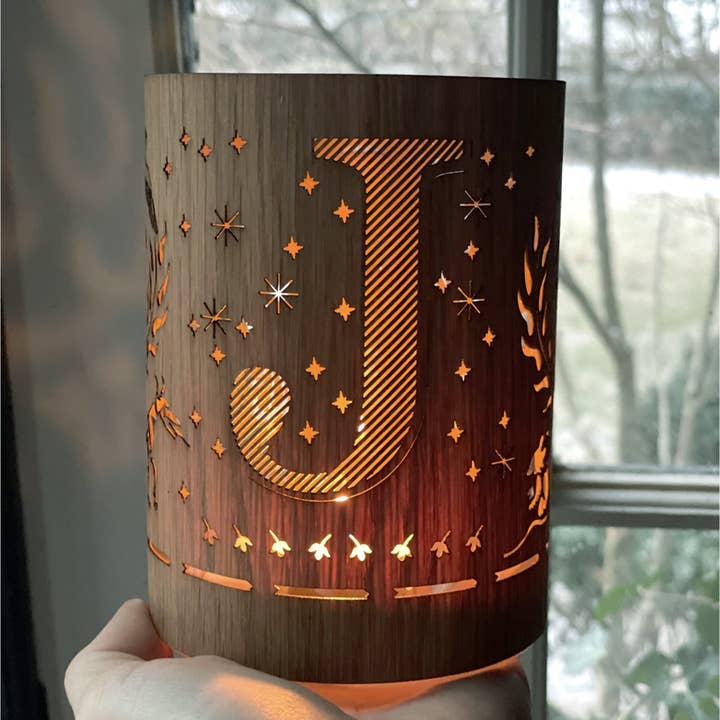 J - Lanterne à bougie monogrammée avec lettre J pour la vente par LanternCozies