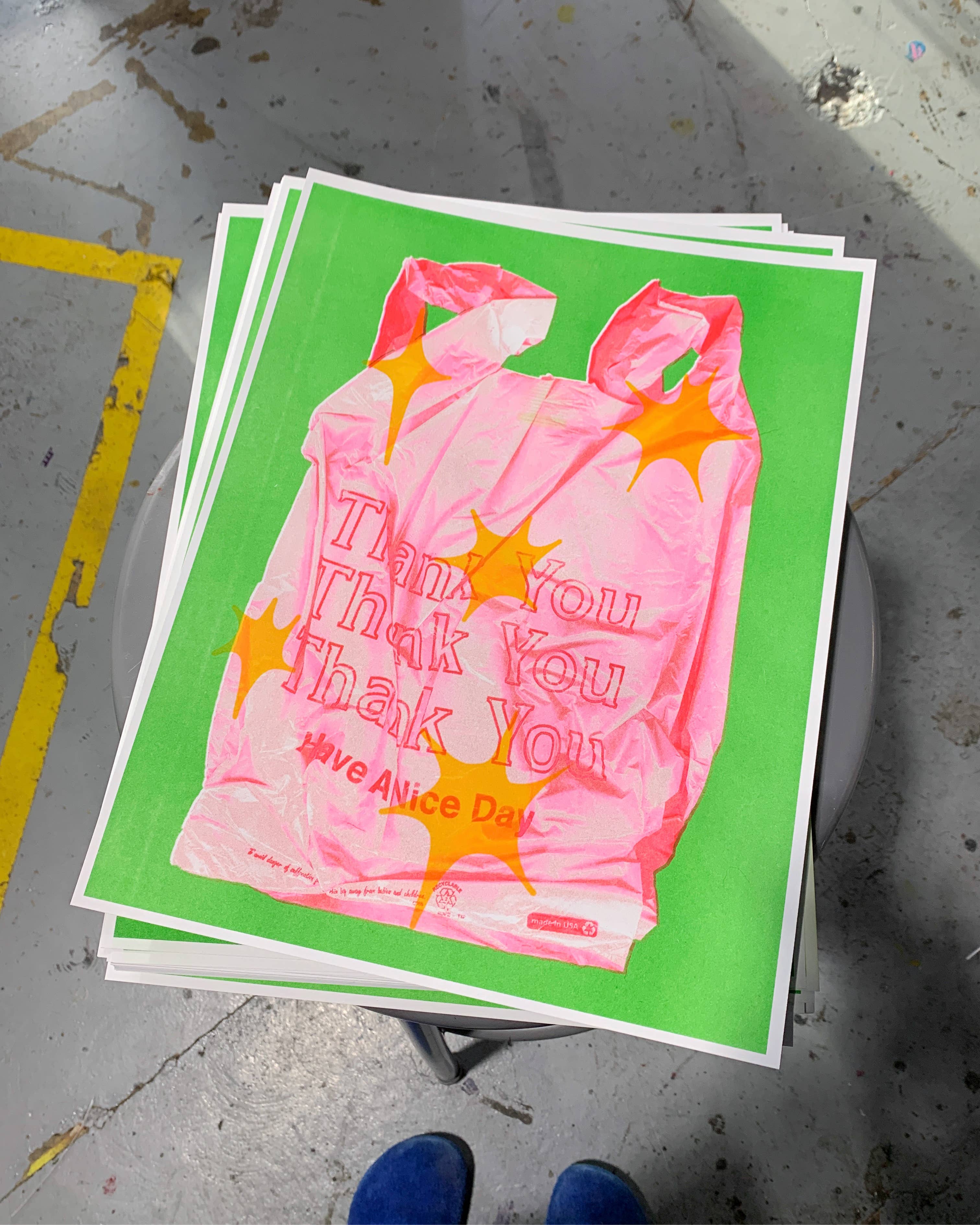 Alex Luciano – Engroshandel Kunsttryk – Takkepose grøn takeout-risografi-tryk1