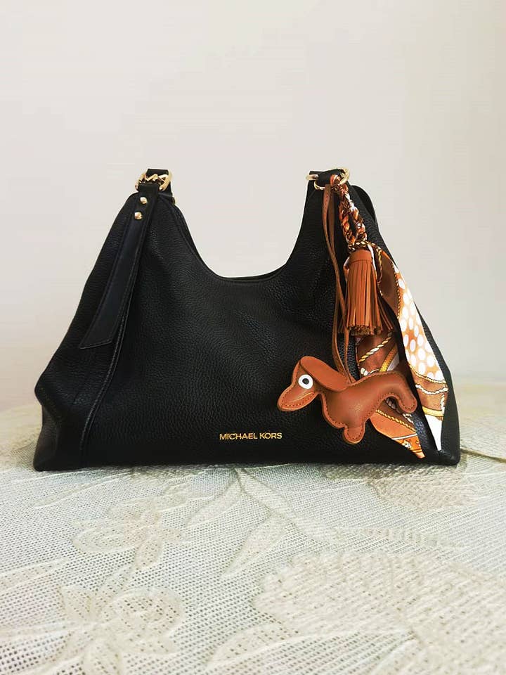 Dachshund Lædertaske Charm Frynset Taskeaccessory for engroshandel hos Leto Accessories