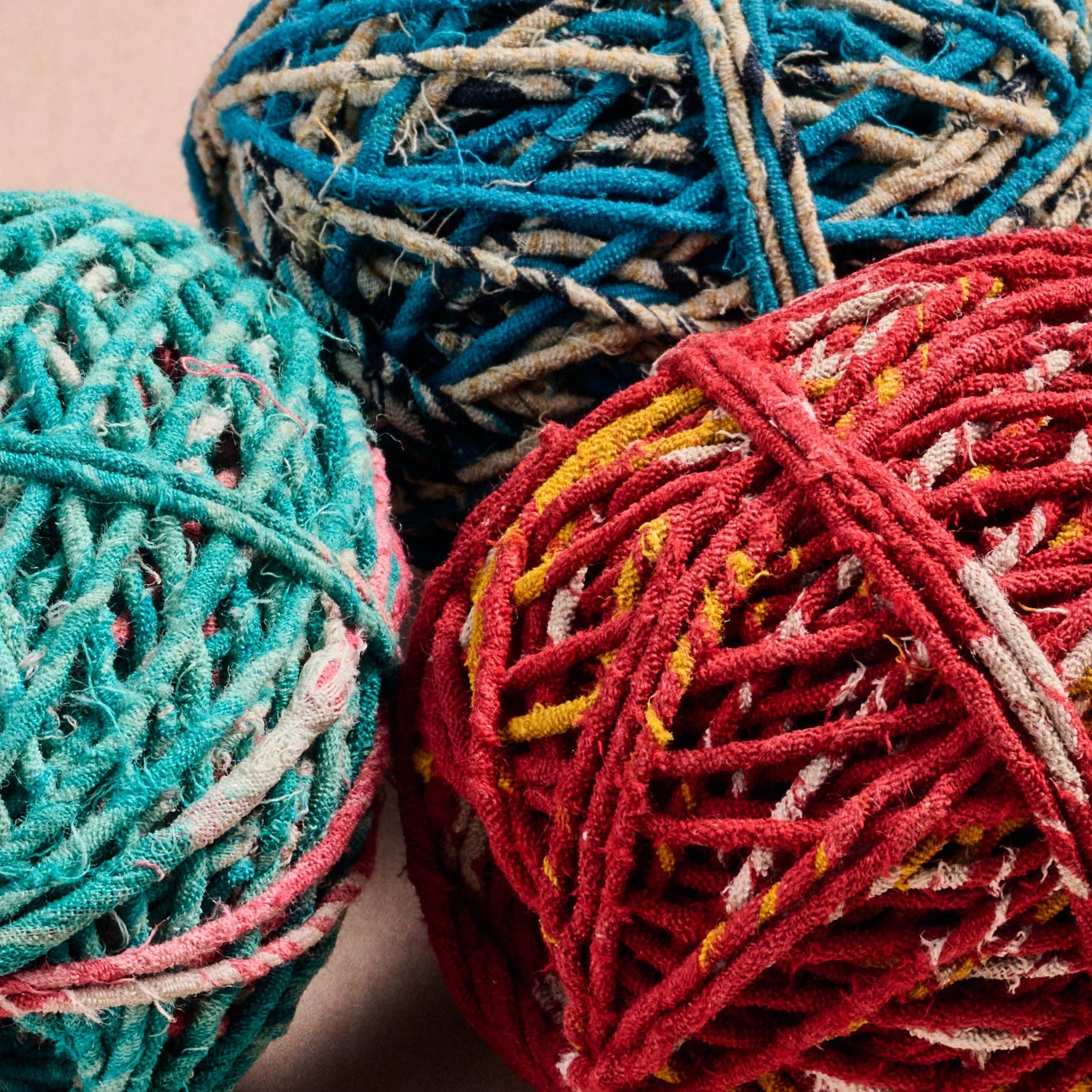 Ten Thousand Villages - Vente Ficelles - Boules de ficelle en sari recyclé2