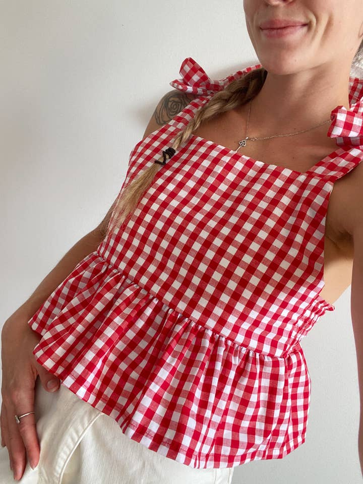 Top Sofia Gingham rouge pour la vente par Rubis Pastel