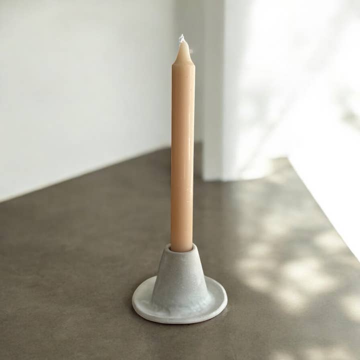 Bougeoir minimaliste fait main. pour la vente par Design by Pouneh