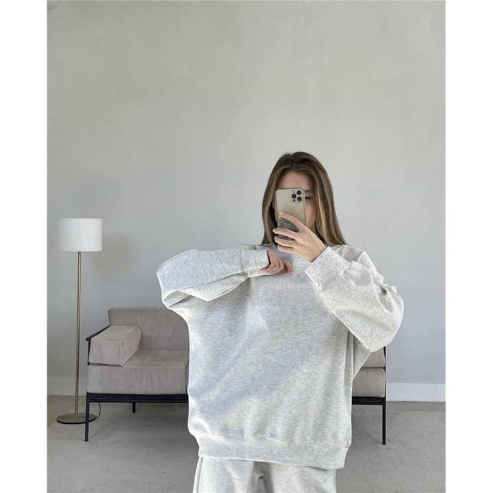 FurDecoration – wholesale Sweatshirt – Women's – Casual Loose Fit Solid Color Crewneck Long Sleeve Pullover Sweatshirt1