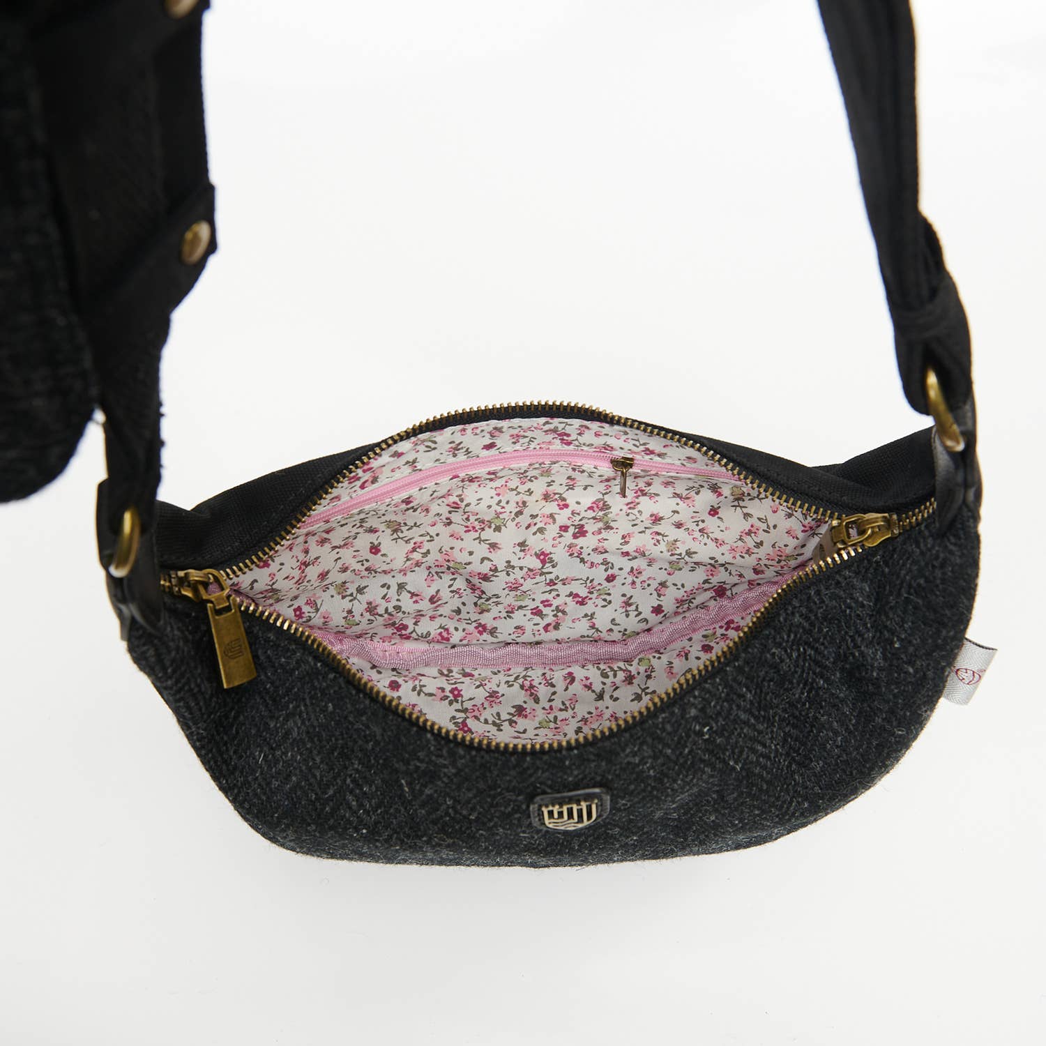 Islander - Wholesale Crossbody Bag - Women's - The Luna Bag11