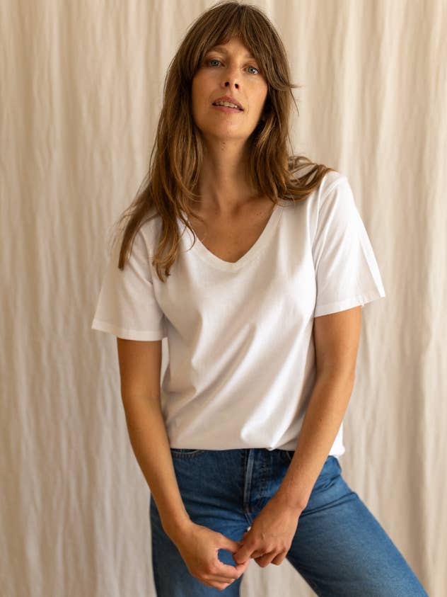 Ivy T – wholesale T-shirt – women's – Dotty V Organic Cotton White T-Shirt0