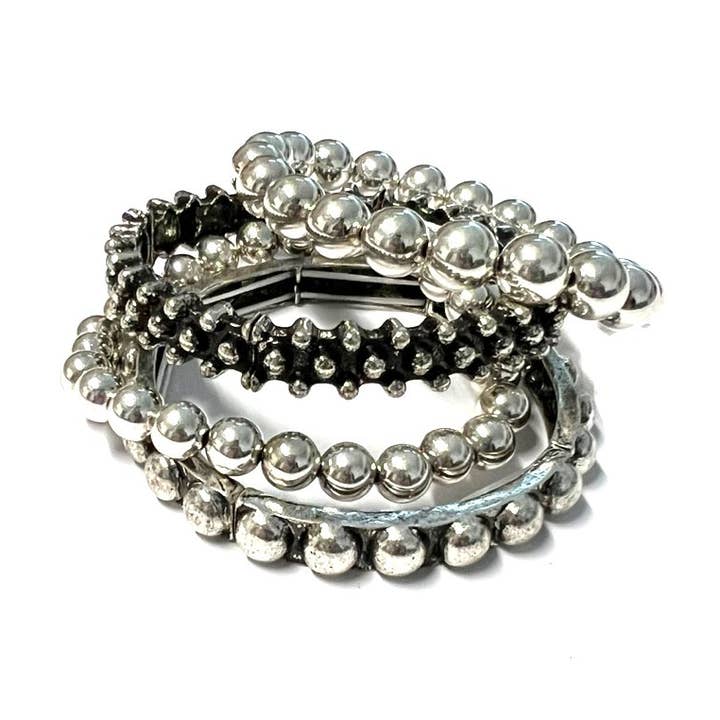 WESTERN 4-LAAGS BUBBELREKARMBAND en andere Custom bracelets wholesale inkopen. Gratis retourzendingen en een 60-dagen netto betalingstermijn op Faire.com trends op Faire.