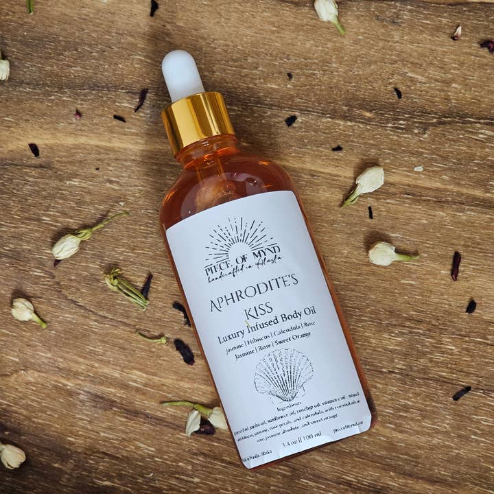 Aphrodite's Kiss | Dry Body Oil for wholesale by Piece of Mynd