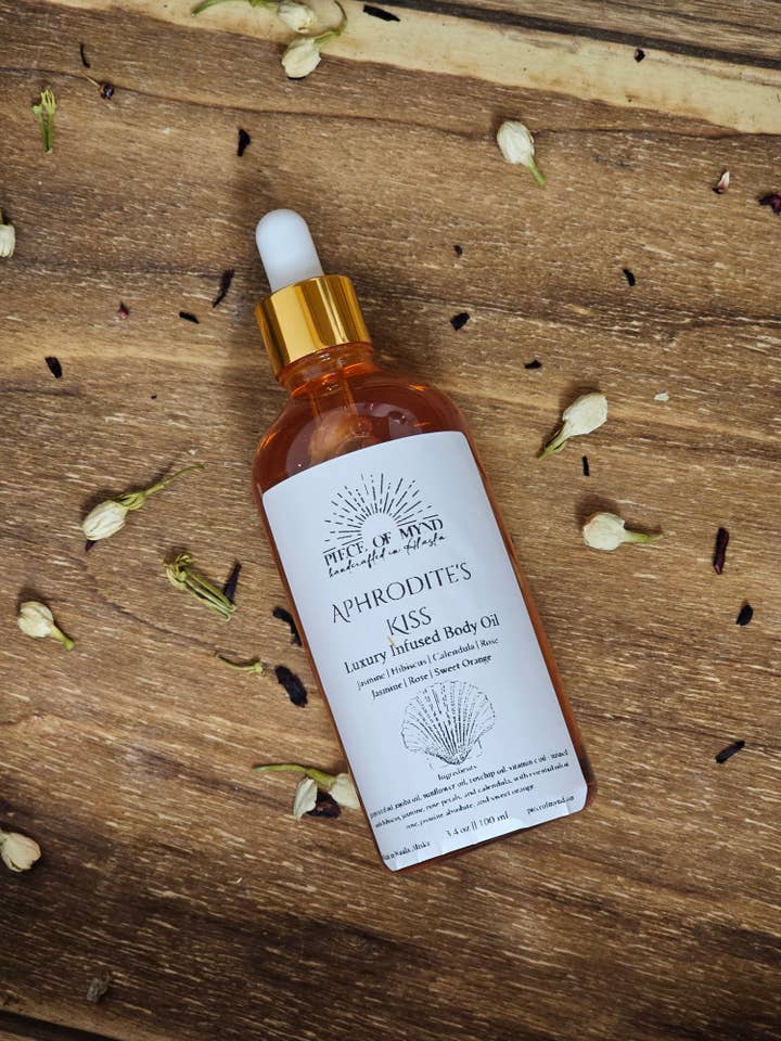 Aphrodite's Kiss | Dry Body Oil for wholesale by Piece of Mynd