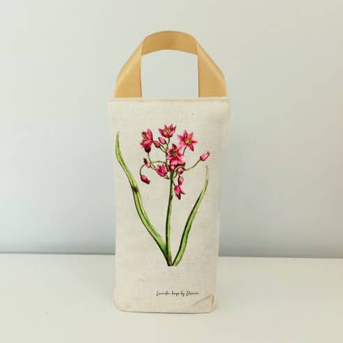 Een grote zak gevuld met gedroogde lavendel en speltkaf voor wholesale door DECORER