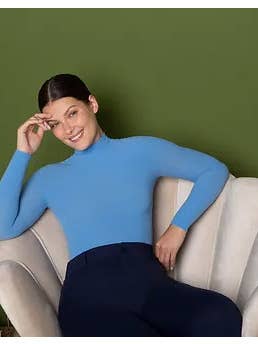 #I00358 Langærmet, pique tekstureret mock-hals. for engroshandel hos Scala Tops