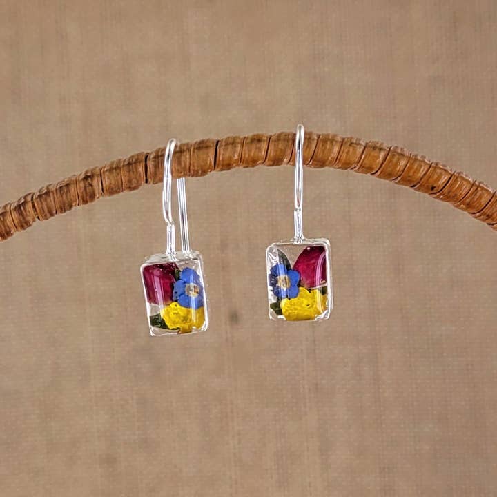 Pendiente rectangular floral XEMR-E8-MD para venta al por mayor de Sadie Green's Jewelry