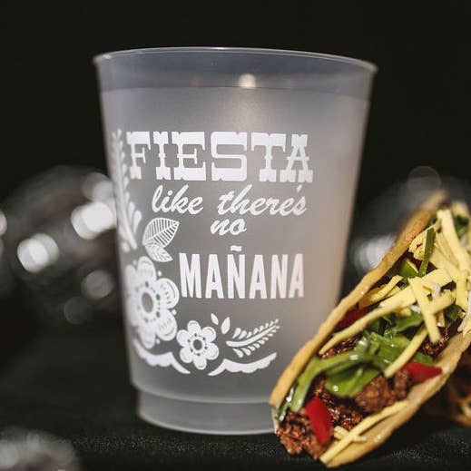 Weiße gefrostete Tassen „Fiesta Like Theres No Mañana“ - Fiesta für den Großhandel von Sip Hip Hooray