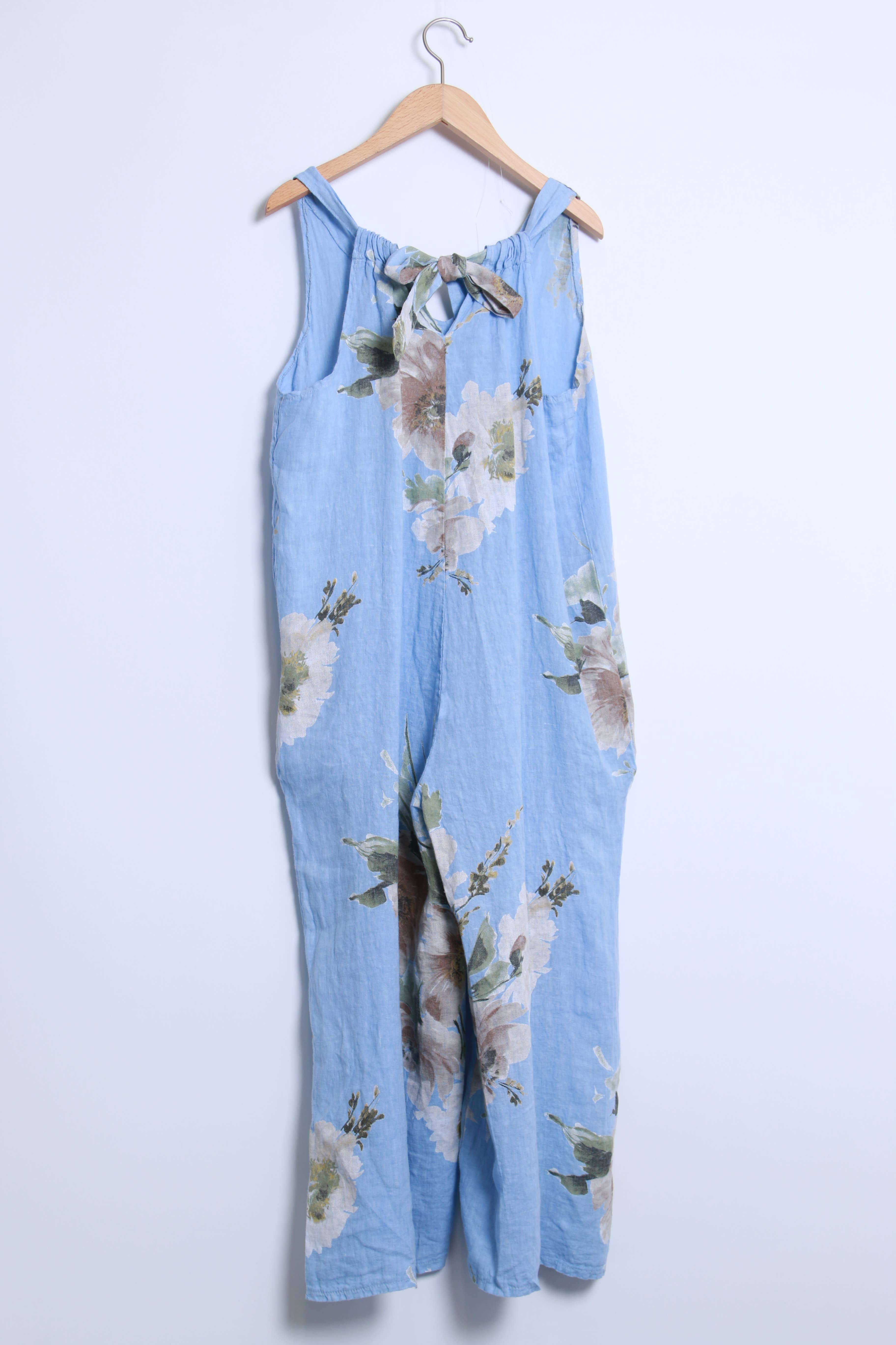 Shyloh - Wholesale Onesie - Women's - Flowy long dress with floral print and straps 2059920