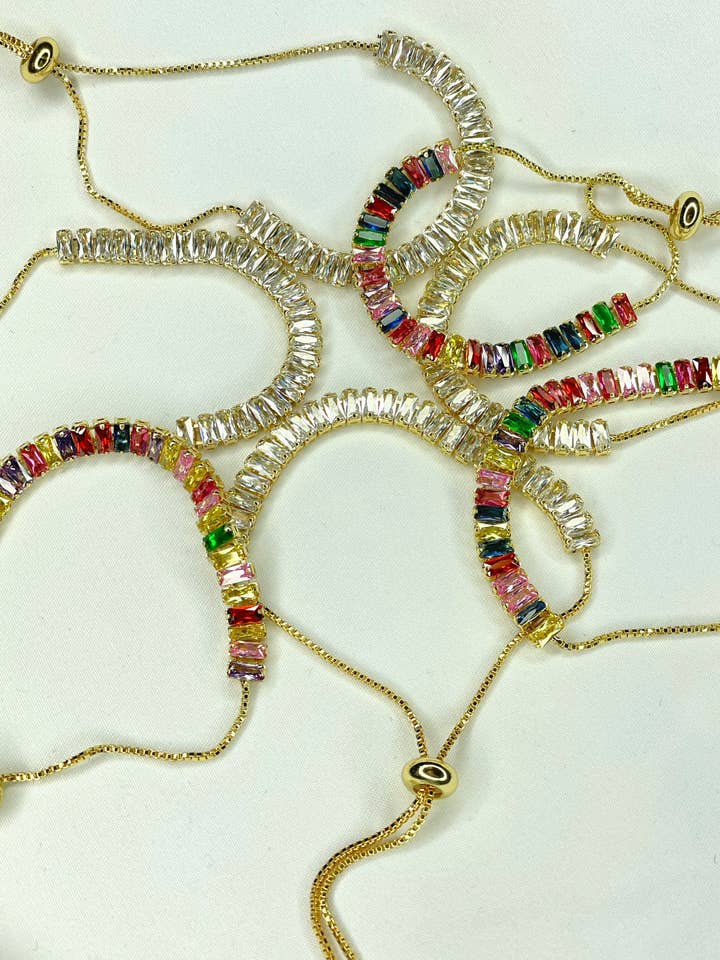 Bracelet ajustable baguette pour la vente par Taylor Shaye Designs