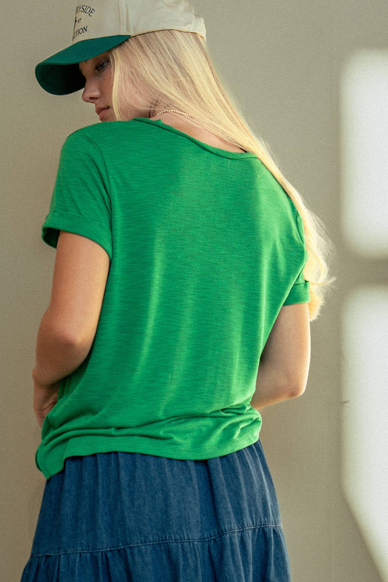 Urban Daizy - Wholesale T-Shirt - Women's - Rolled Sleeve V-Neck Pocket Tee9