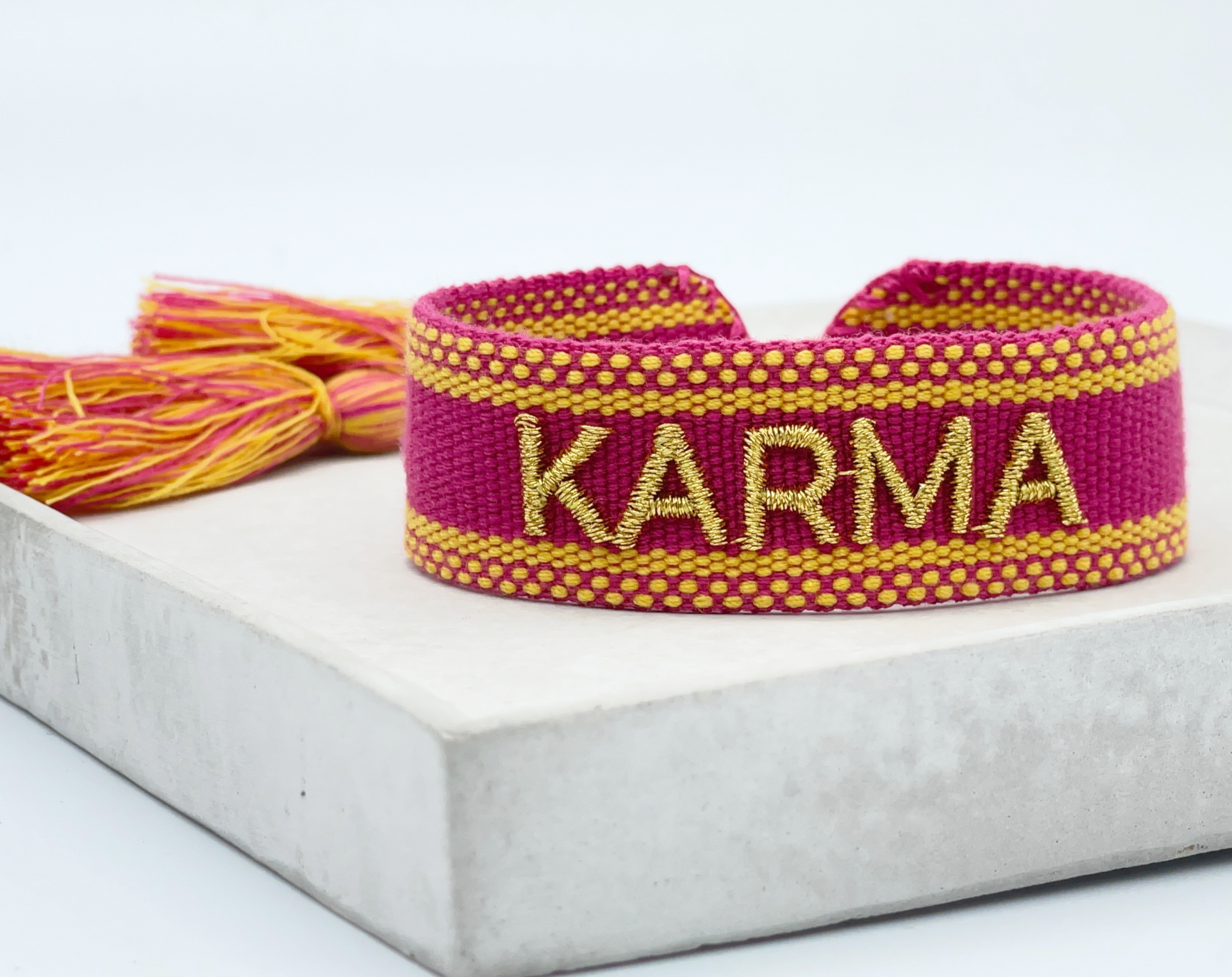 Parsley & Pepper – Engroshandel Flettet armbånd – KARMA statement-armbånd vævet og broderet2