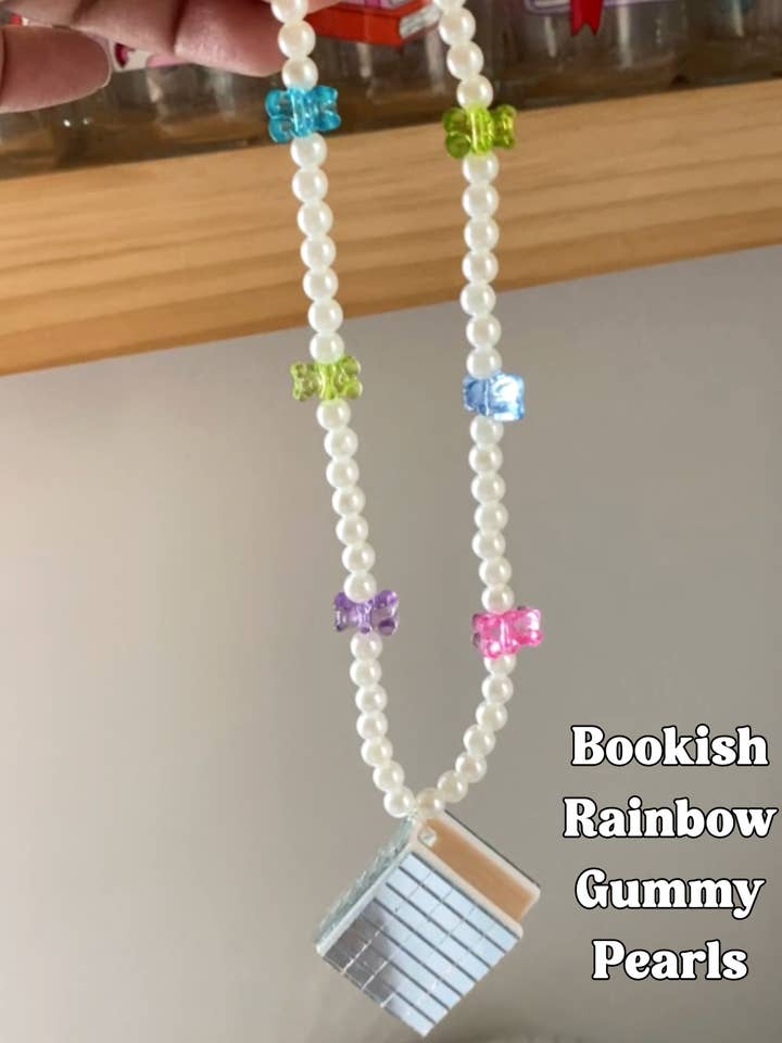 Porte-bonheur de voiture avec perles mélangées et smiley livresque (Copie) pour la vente par Sun Moon & Stars Co.