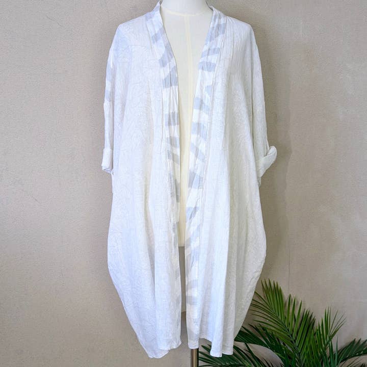 Kimono 3/4 en lin et coton mélangés à imprimé Animal Fusion avec poches (M-XXL) pour la vente par Tempest Designs