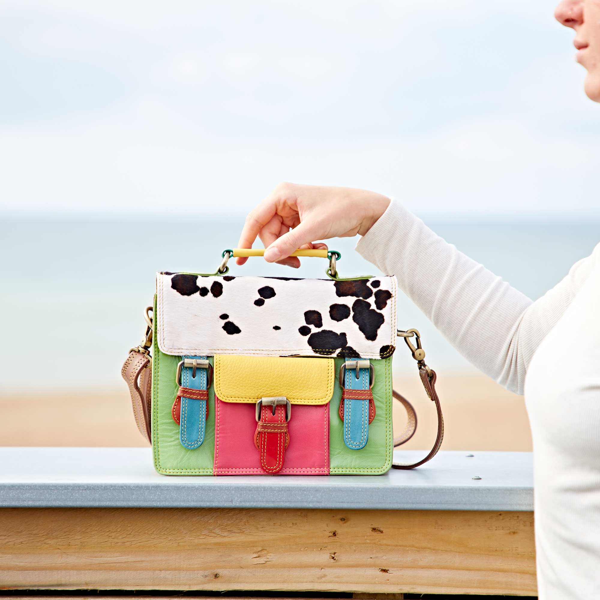 The Paper High Gift Company Limited - Vendita all'ingrosso Cartella - Donna - Borsa a tracolla Akira in pelle riciclata multicolore con fantasia animale2