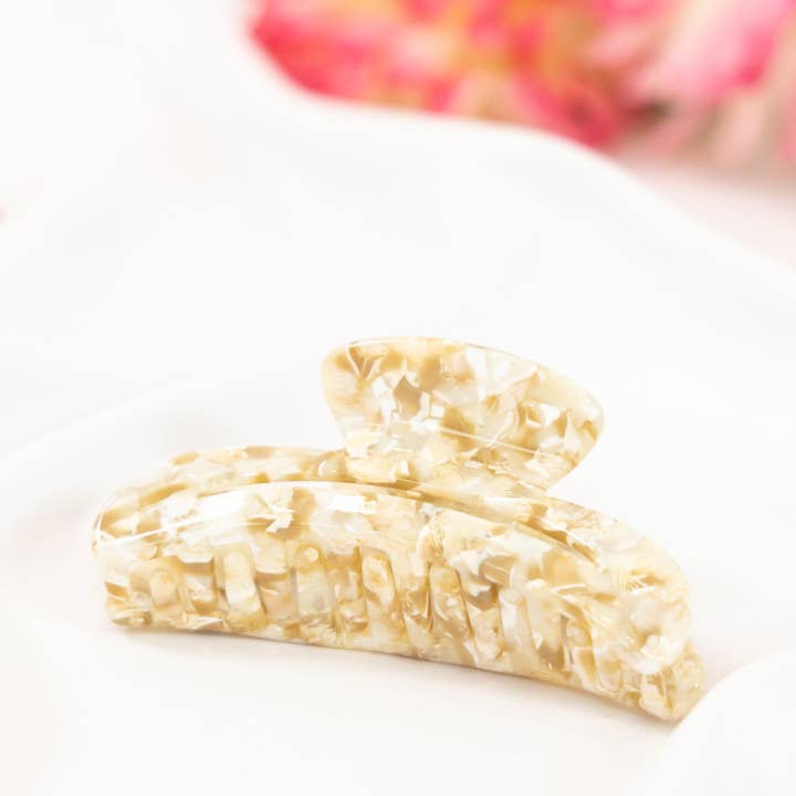 Axcessorize – wholesale Hair clip – Women’s – Hair Claw Clip - Acrylic mixed crescent shaped hair claw1