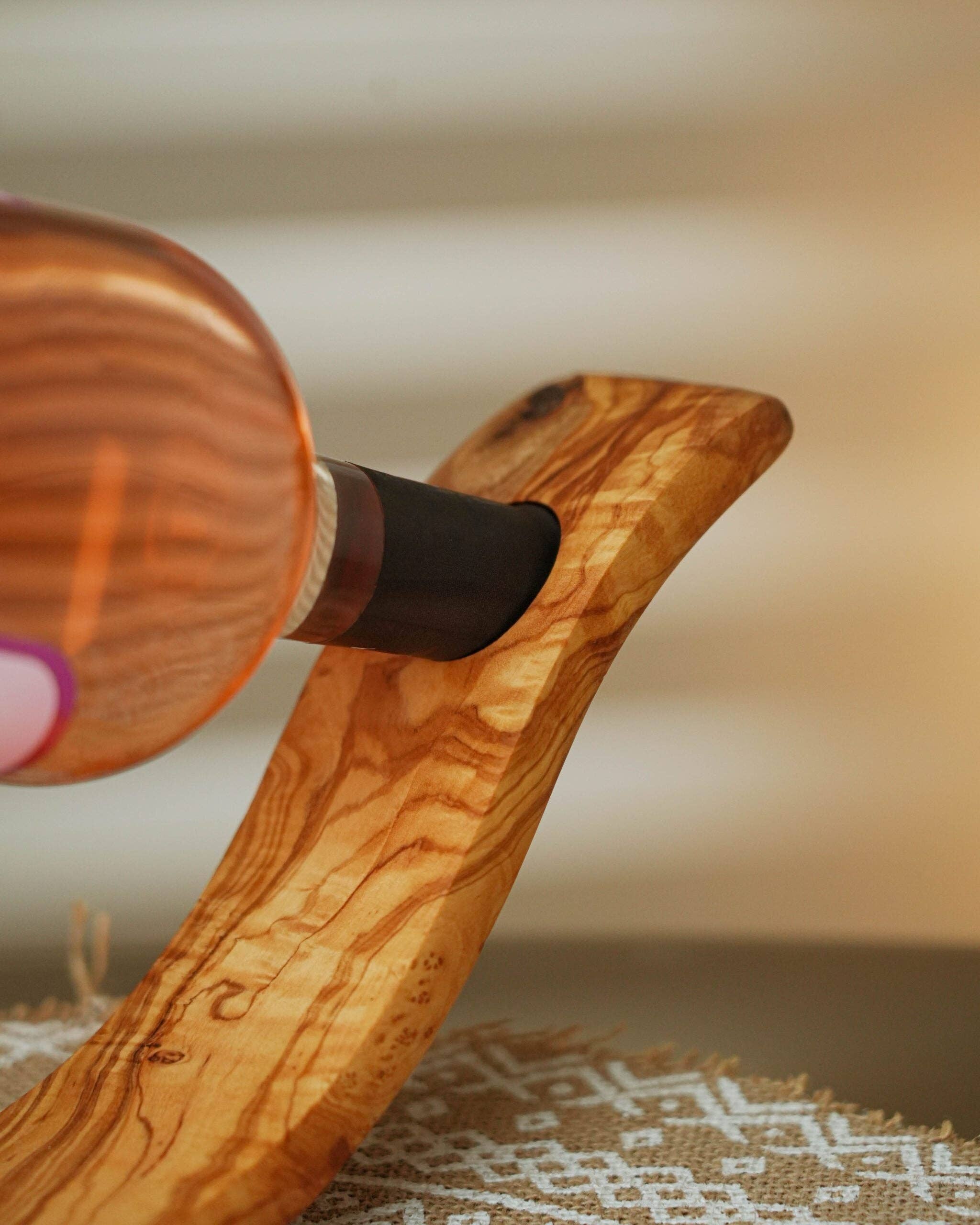 Dallas olive oil company – wholesale Bottle rack/holder – Olivewood Wine Bottle Holder3