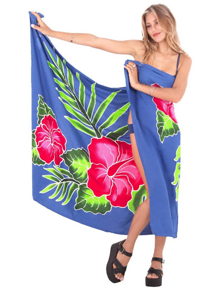 La Leela Echarpe de plage peinte à la main pour femme, bleu, hibiscus pour la vente par LA LEELA \ HAPPY BAY