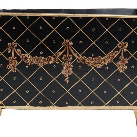 Jardinière à longue guirlande en treillis noire et dorée pour la vente par The Enchanted Home