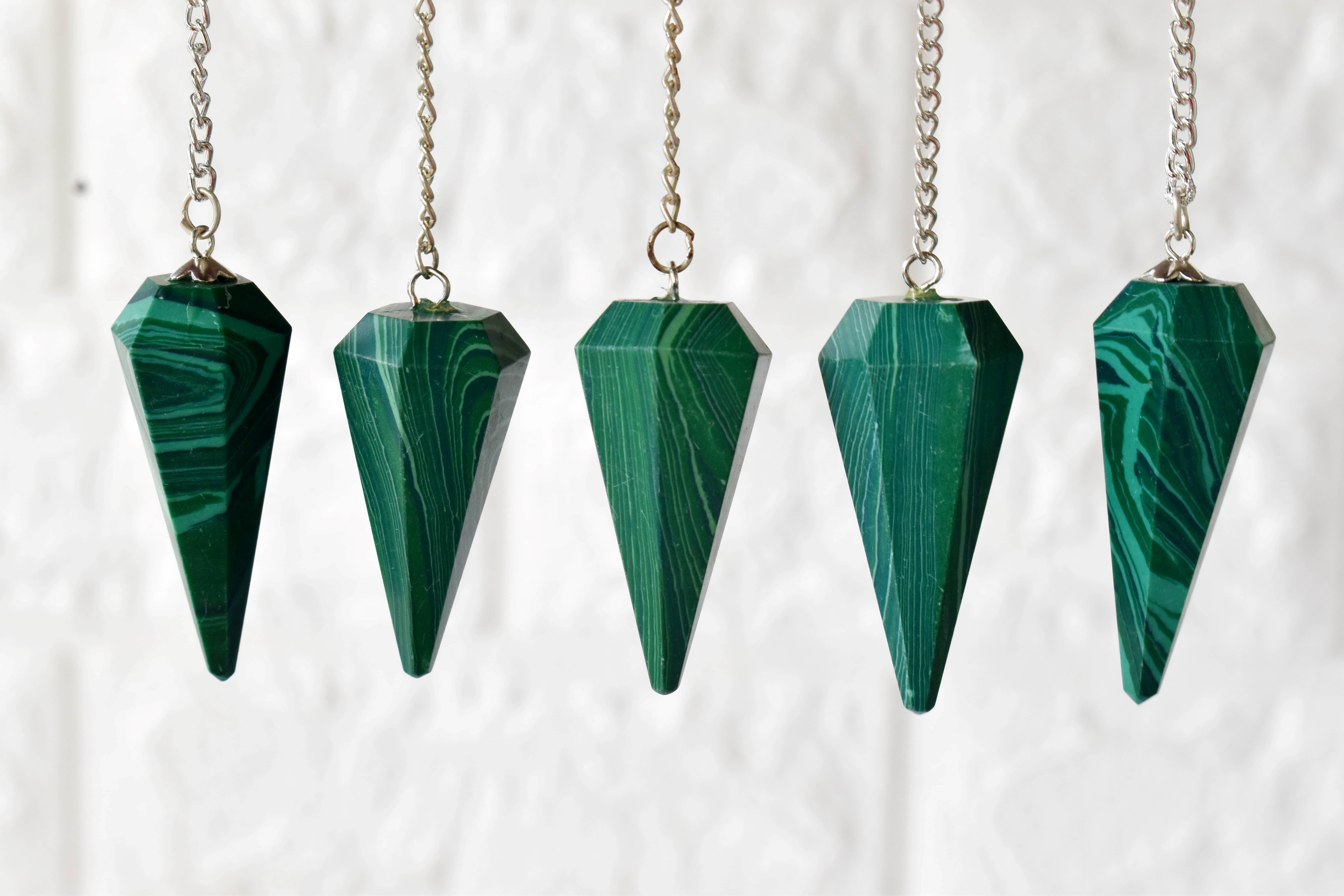 Soothing Crystals - Vendita all'ingrosso Pietra/cristallo spirituale - Lotto di 20 pezzi | Malachite sintetica | Pendolo di cristallo sfaccettato8