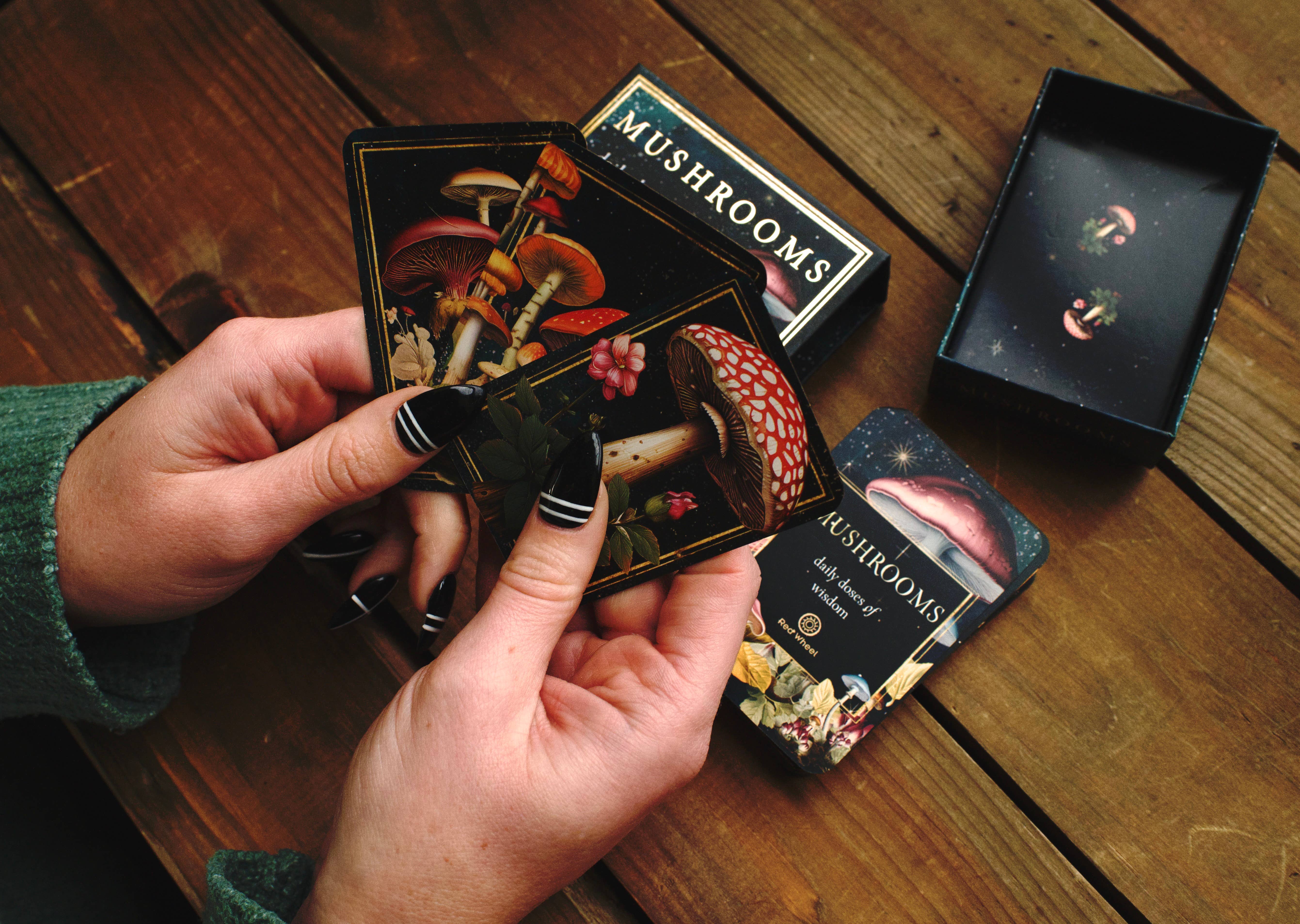 Red Wheel/Weiser LLC - Wholesale Tarot Cards - Mushrooms: Daily Doses of Wisdom (36 Gilt-Edged Mini Cards)10