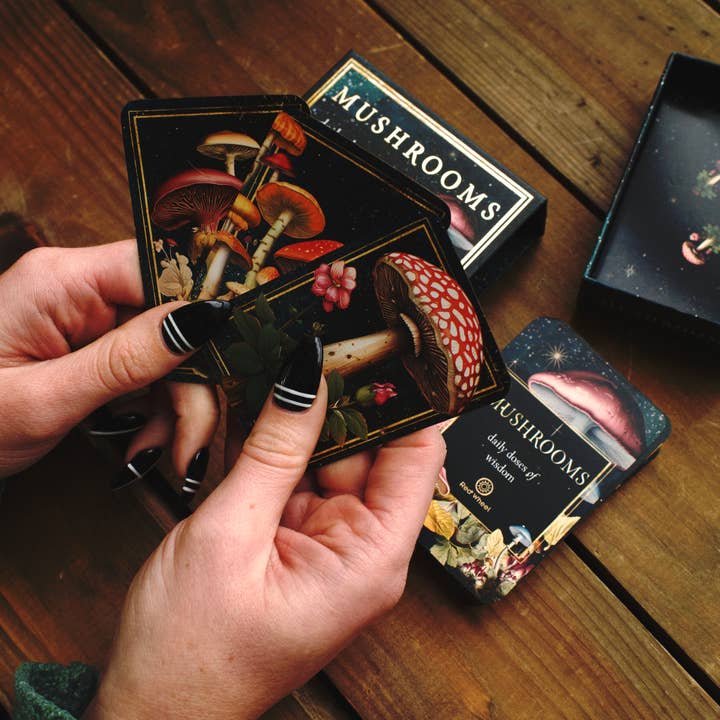 Red Wheel/Weiser LLC - Wholesale Tarot Cards - Mushrooms: Daily Doses of Wisdom (36 Gilt-Edged Mini Cards)10