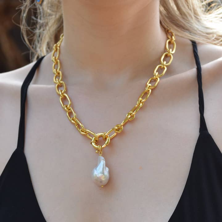 Gem Bazaar Jewellery – wholesale Hänge-/berlockhalsband – Barock pärla hänge i guld