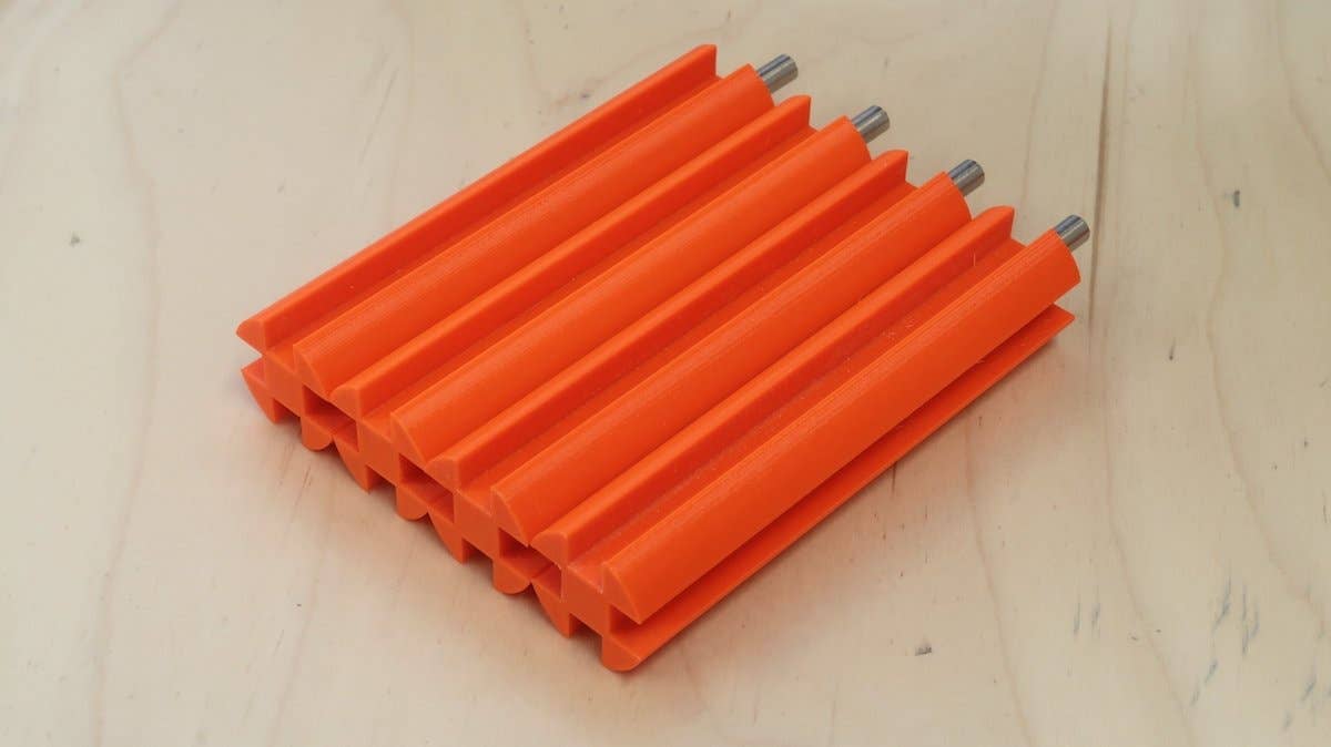 AIRE - Wholesale Wall Mounted Shelf - Qapla XL customizable shelf: Storage lockers for large items6