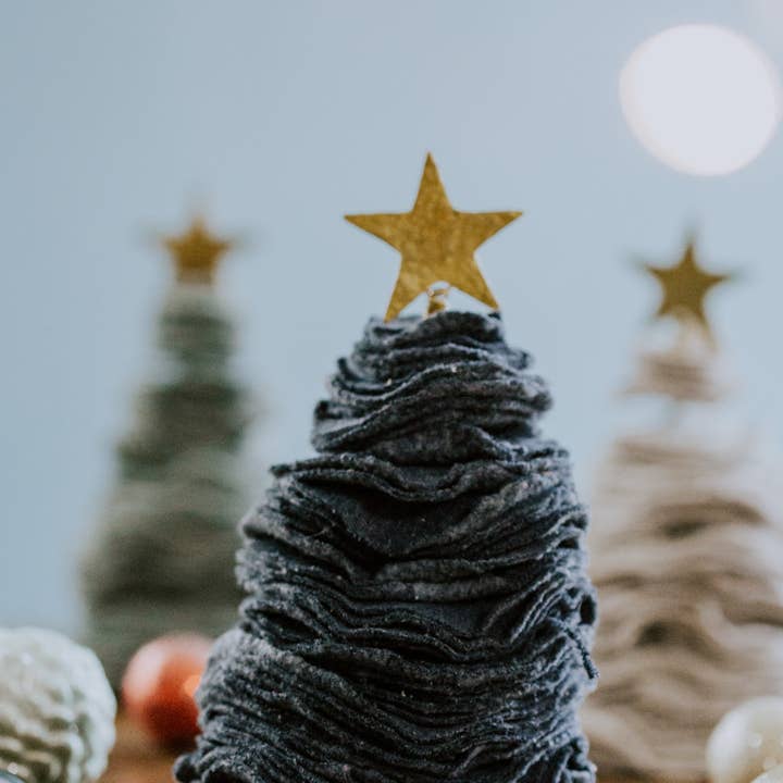 Grain of Rice Project - Wholesale Christmas Decoration - Stacked Sweater Christmas Tree3