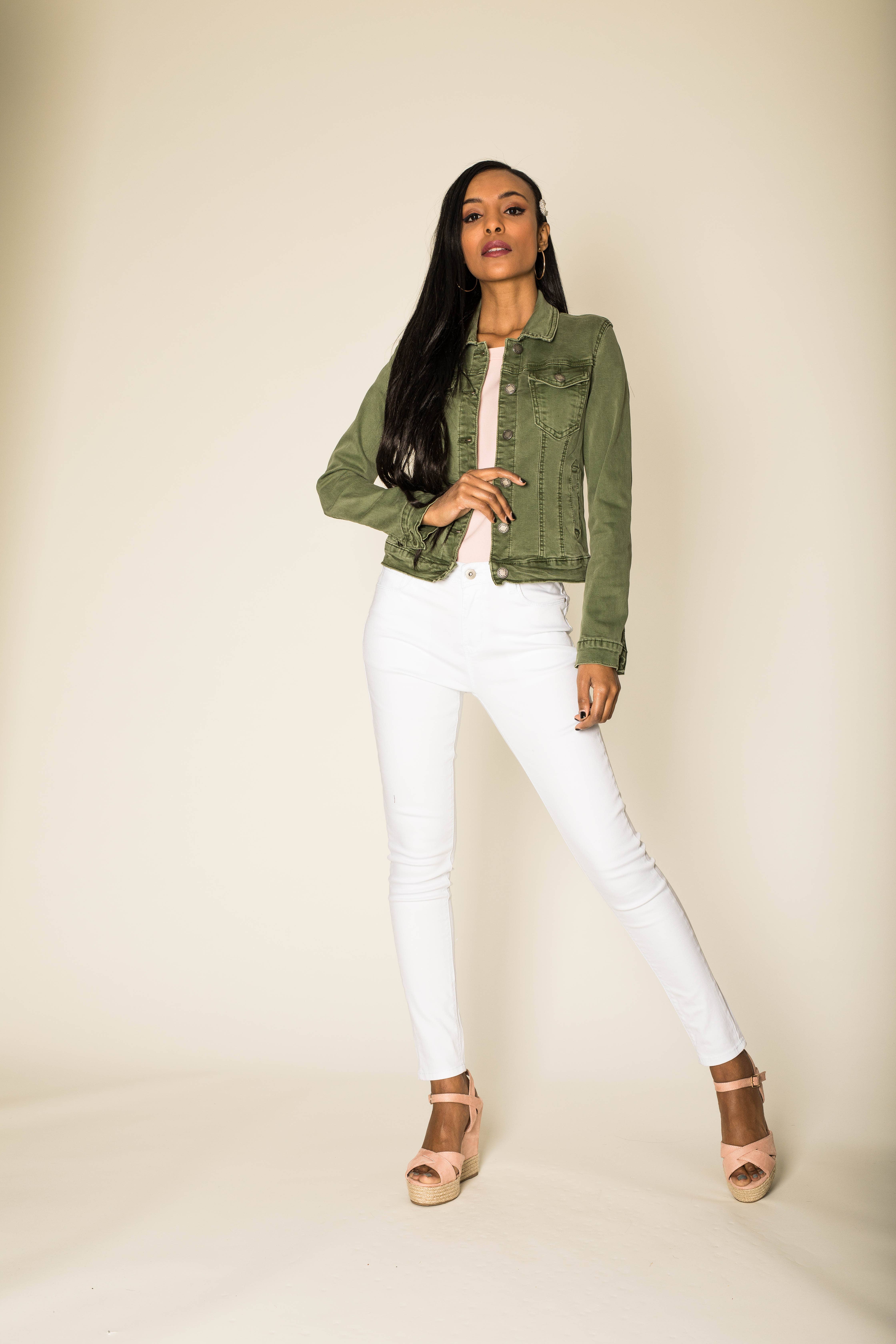 Nina Carter - Wholesale Jas - Dames - Stretch nauwsluitend jack kleur J212A36