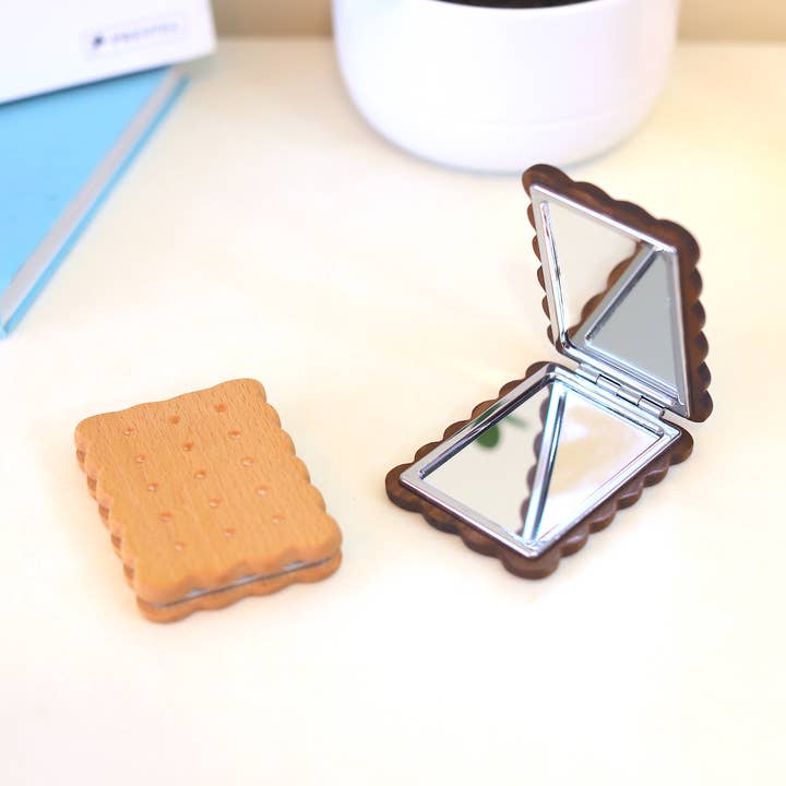Biscuit Lomme Spejl – Håndlavet | Sød Hverdagsgave for engroshandel hos Senser Woodcraft