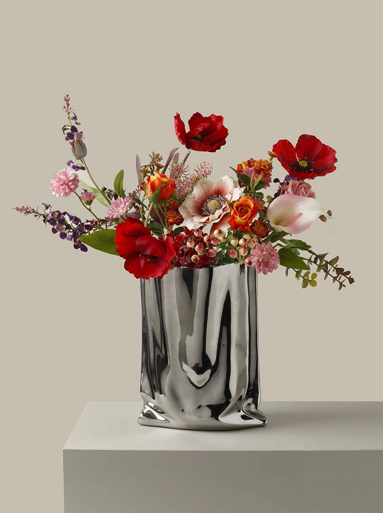 TUTU Home - Tableware & Decor – Engroshandel Vase – "Le Papier" spejlpapirpose-lignende keramikvase1