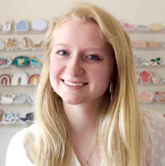 Better Day Books – Großhandel Mal- & Aktivitätsbuch – Erwachsene – Färbebuch „On the Bright Side“: Florale Muster12