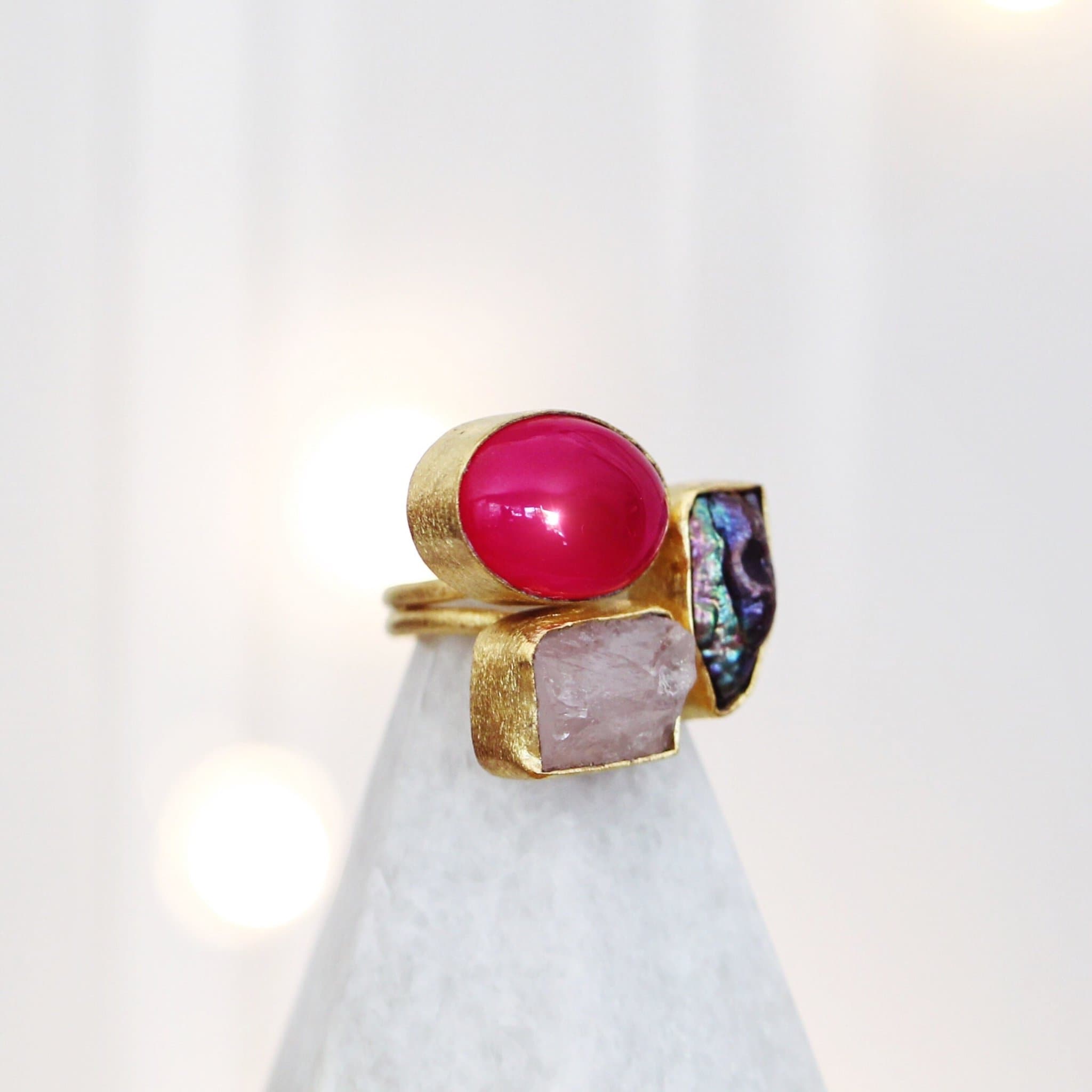 Sitara Collections - Vente Bague de cocktail/de cérémonie - Bague Tara Gold en laiton avec onyx, quartz et perle2