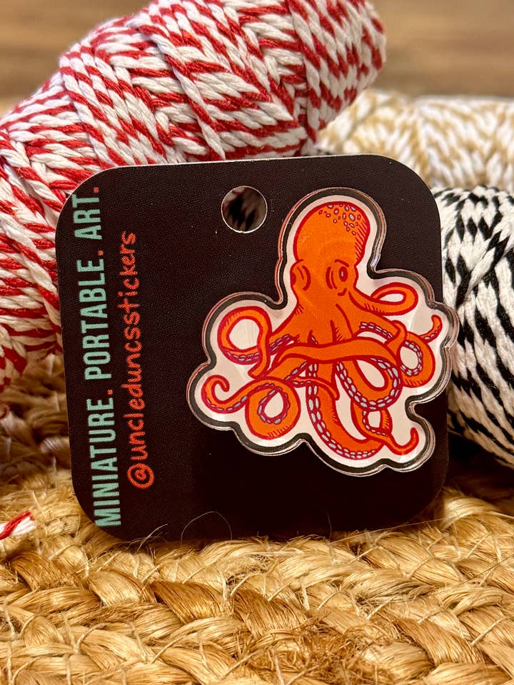 Octopus acrylpin voor wholesale door Uncle Dunc's Sticker Shoppe