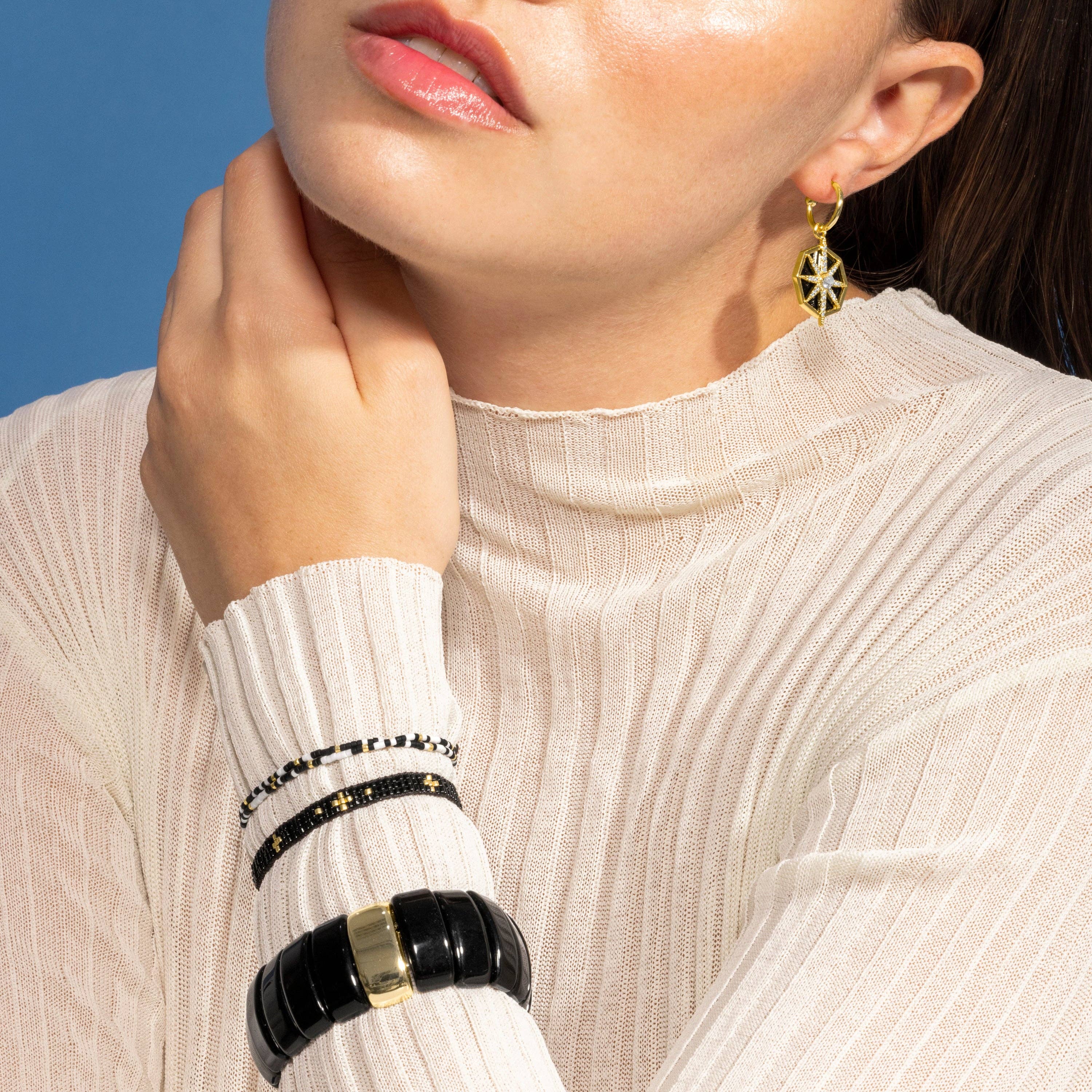 Luxenter - Wholesale Beaded Bracelet - Pulsera con Cristal Negro acabado oro 18k - Furie5