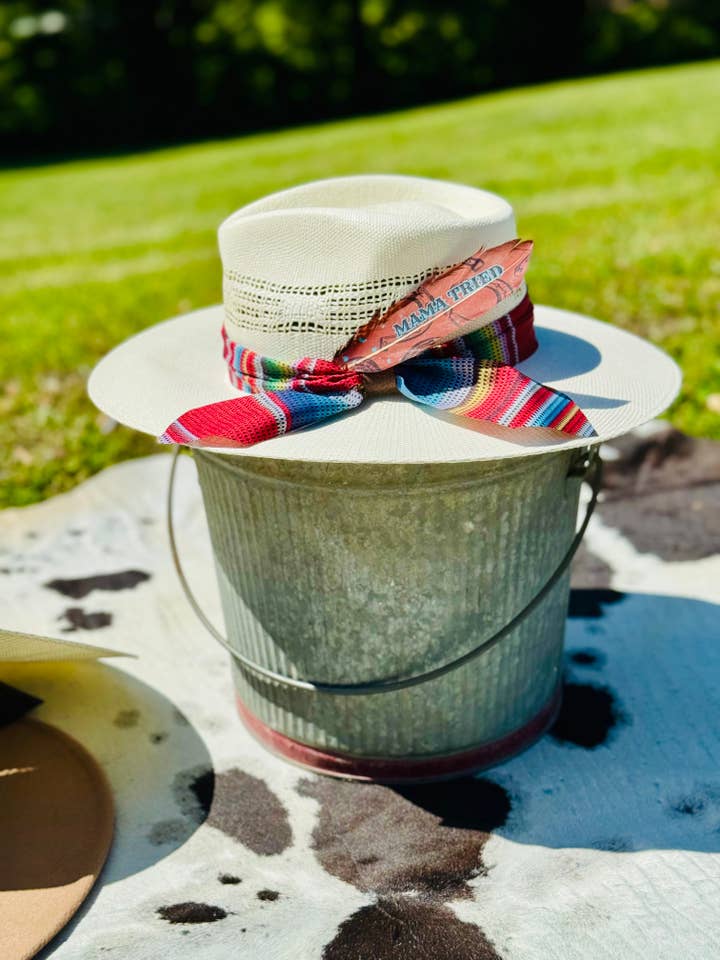 Mama Tried Hat Feather, accesorio para sombrero vaquero para venta al por mayor de Buckaroo Supply Company