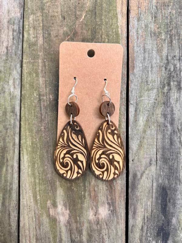 Orecchini pendenti floreali per la vendita all'ingrosso da parte di BMR Designs