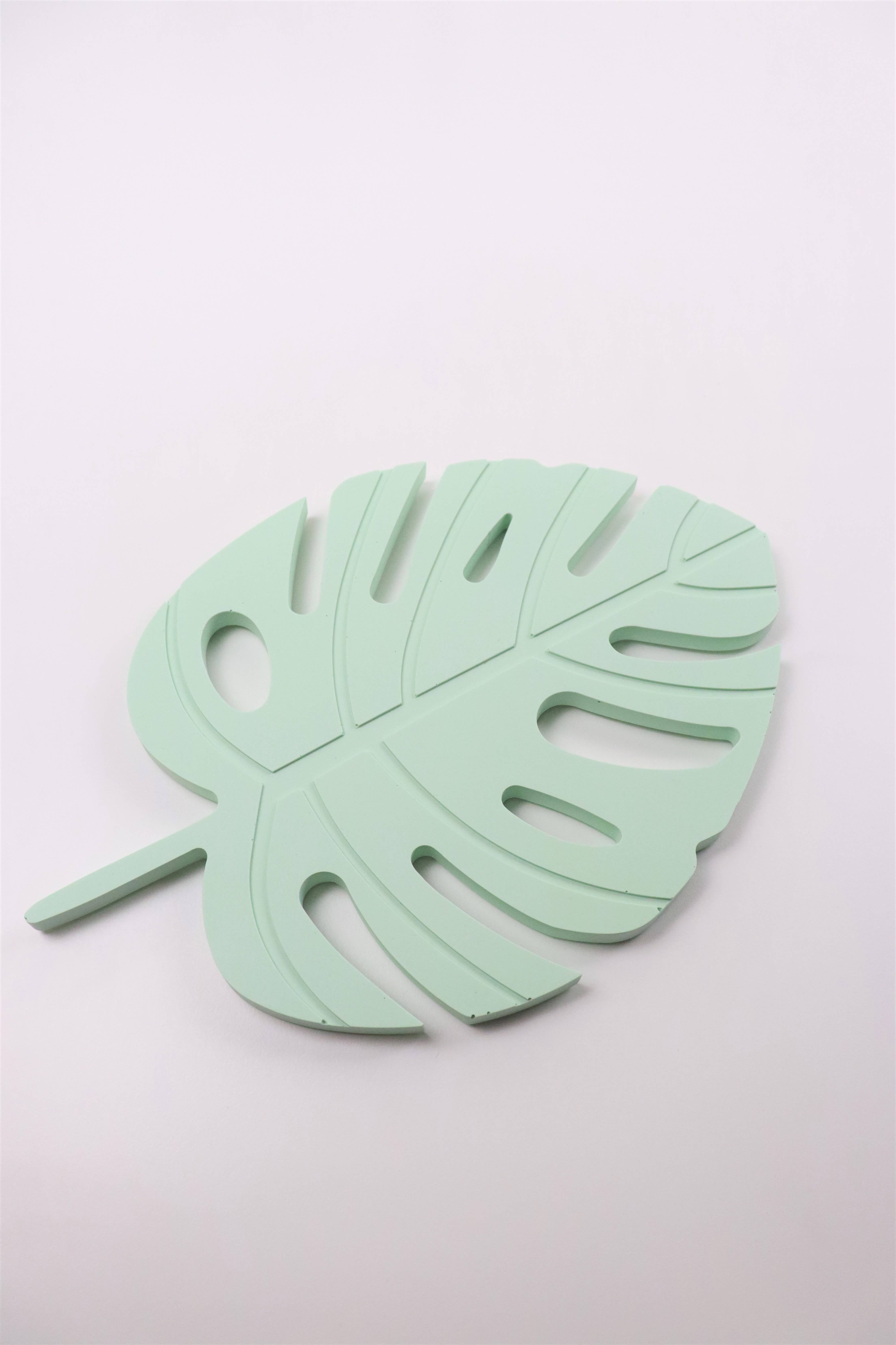 Three Springs Candle Co. – wholesale Jewellery dish – Monstera leaf Jewelry & Trinket tray | Trivet - Mint2